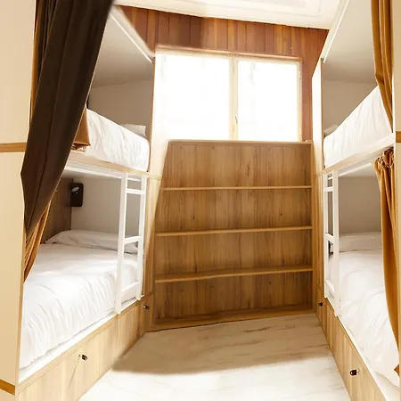 Капсульный отель & Gascona *